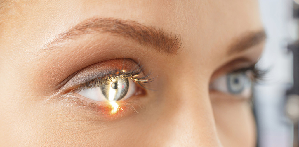 Отслойка сетчатки глаза: симптомы и лечение