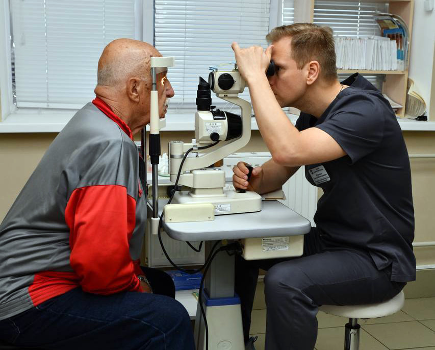 Проверка зрения у водителя